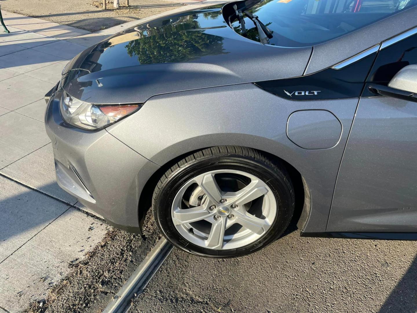 2018 DARK GRAY /BLACK Chevrolet Volt (1G1RC6S52JU) , located at 744 E Miner Ave, Stockton, CA, 95202, (209) 944-5770, 37.956863, -121.282082 - PLUS TAXES AND FEES - Photo#4